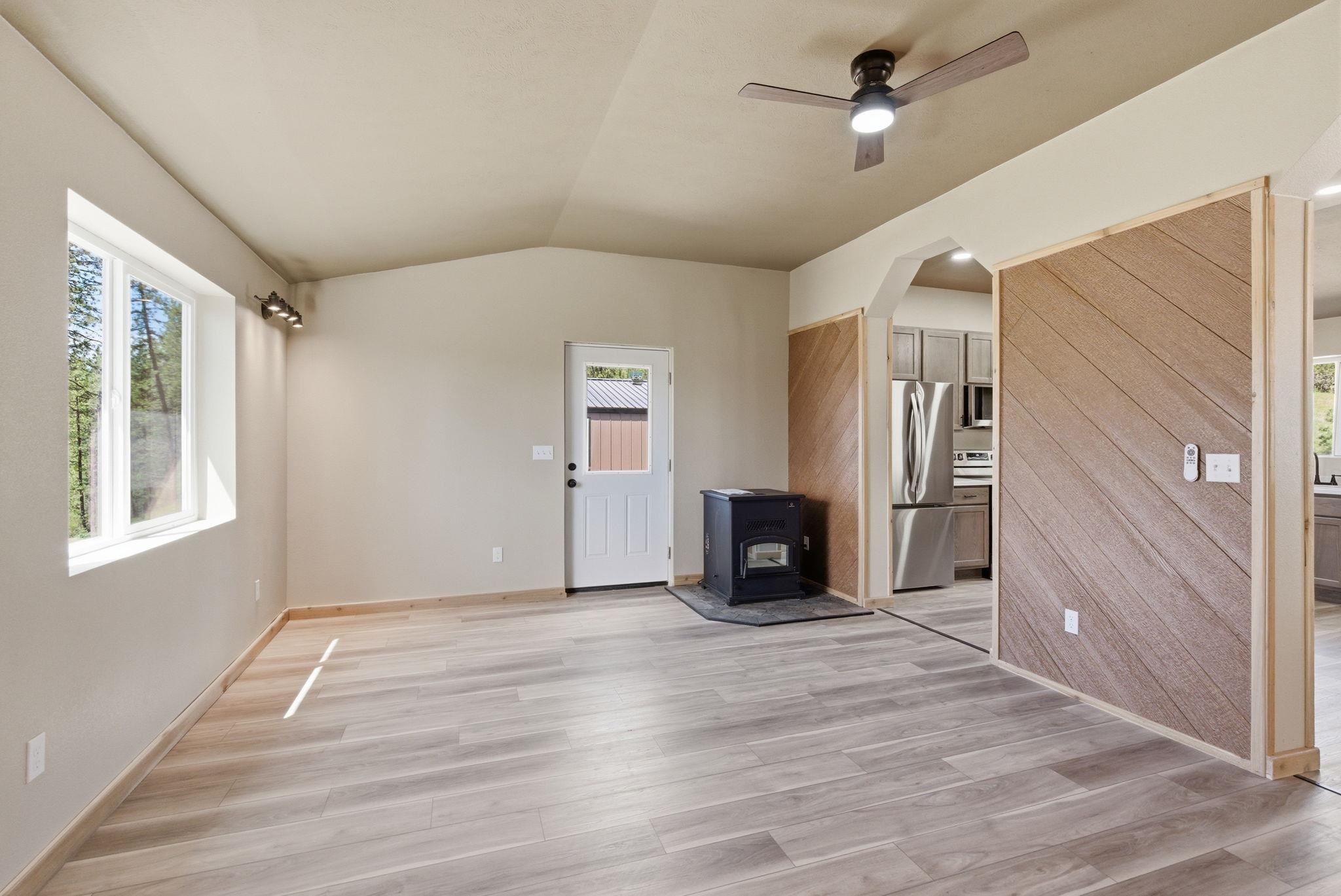 4250 Highway 231 Springdale, WA 99173 - Photo 18 of 36