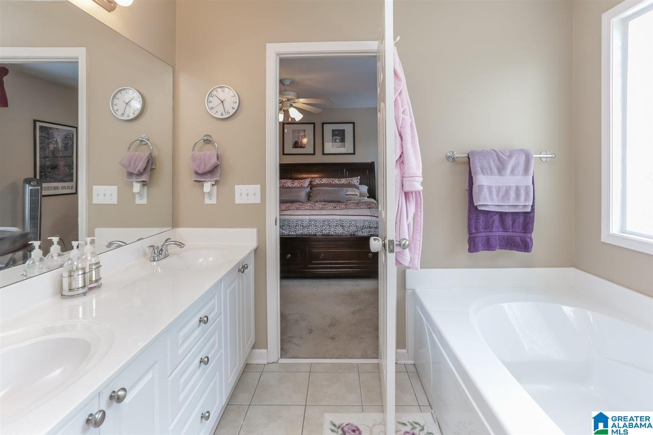 2046 Queens Court Moody, AL 35004 - Photo 20 of 36