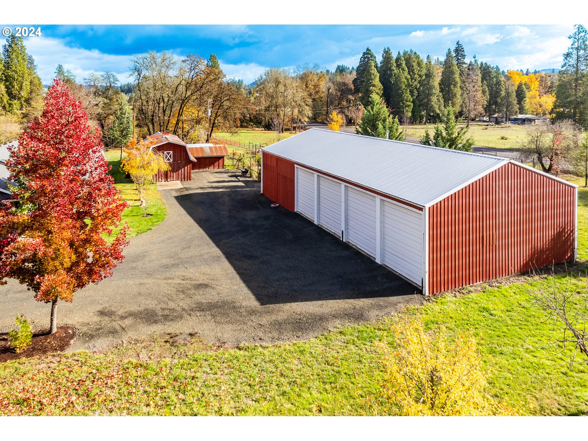 417 Elgarose Road Roseburg, OR 97471 - Photo 35 of 44 a view of a backyard