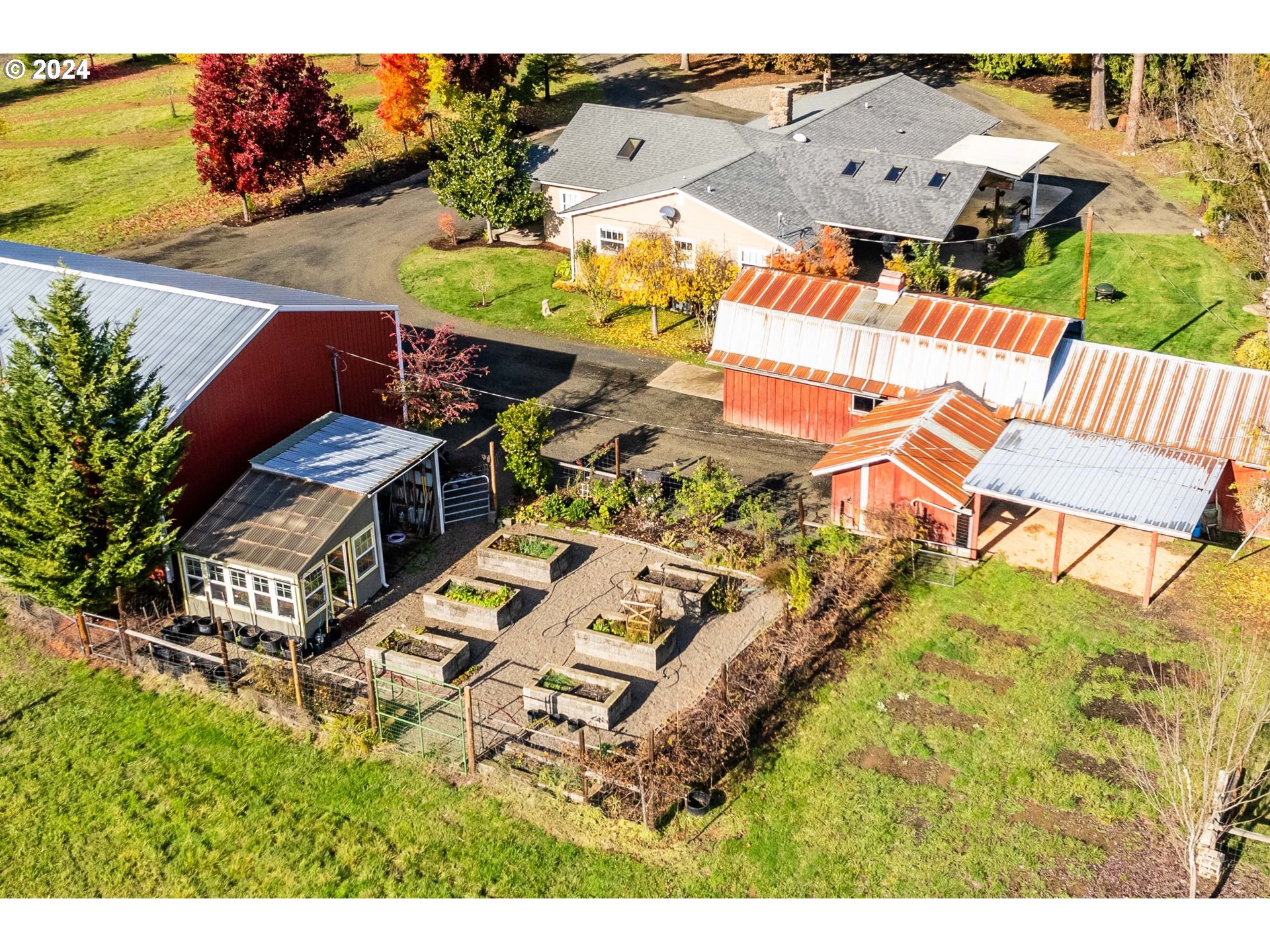 417 Elgarose Road Roseburg, OR 97471 - Photo 38 of 44 an aerial view of residential houses with outdoor space