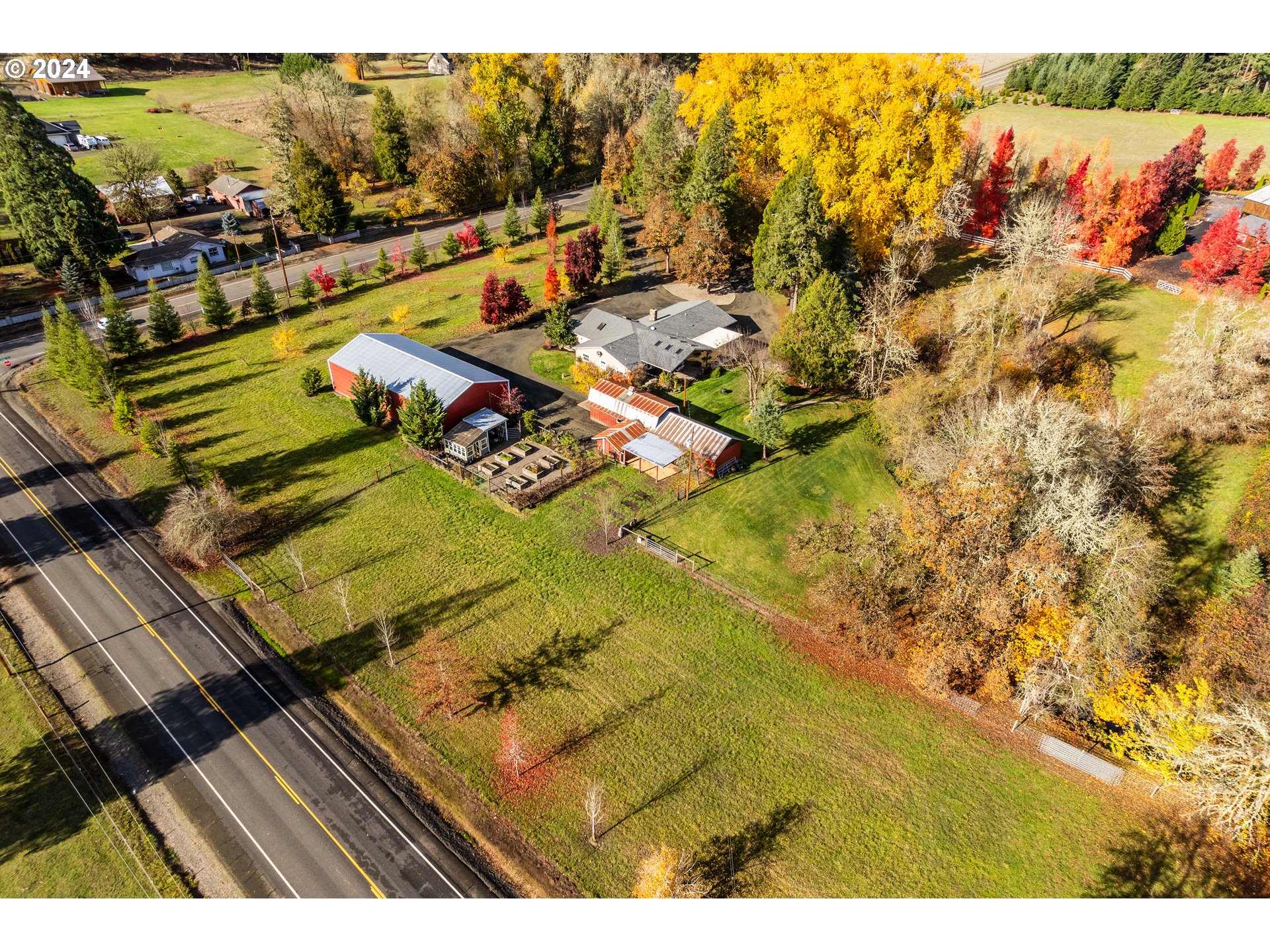 417 Elgarose Road Roseburg, OR 97471 - Photo 41 of 44 a view of a swimming pool
