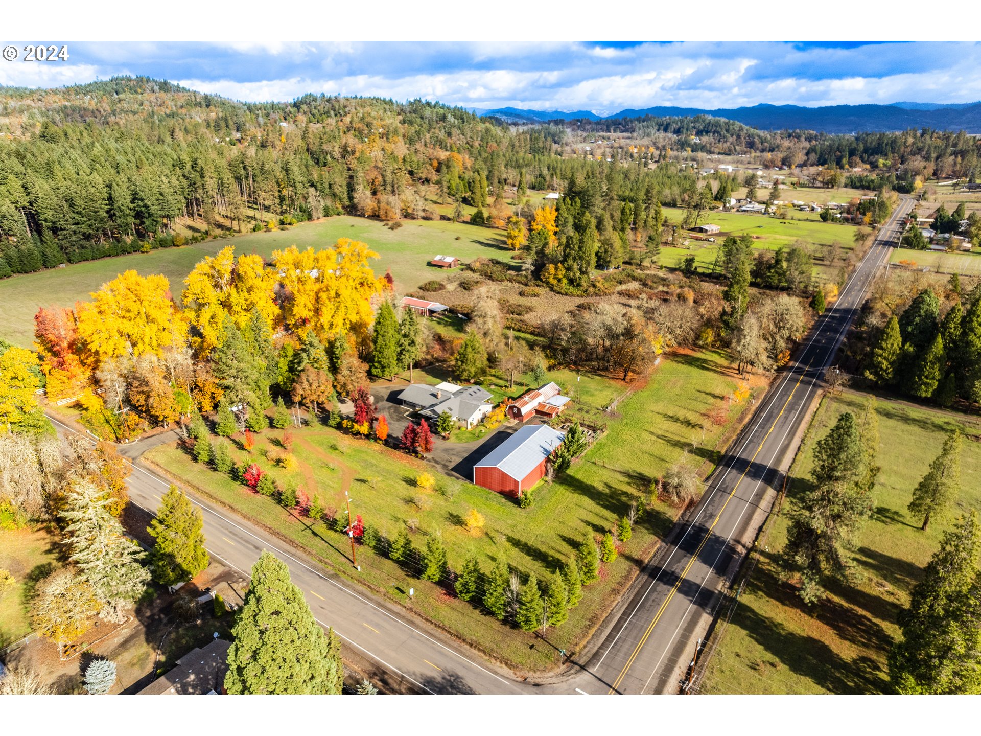 417 Elgarose Road Roseburg, OR 97471 - Photo 42 of 44 a view of an ocean view