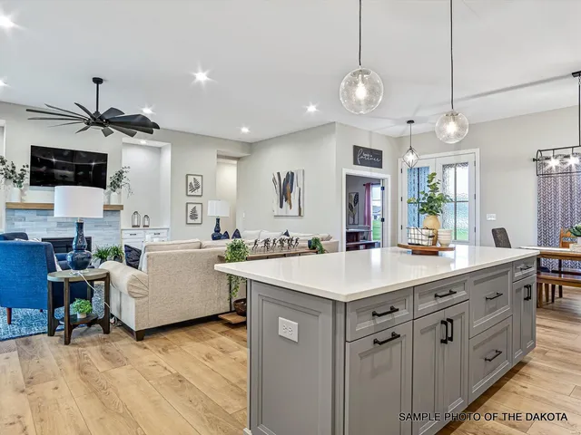 $428,060 | 512 Hayden Drive, Waterloo, IL 62298