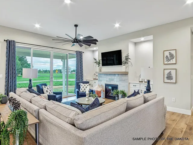 $428,060 | 512 Hayden Drive, Waterloo, IL 62298