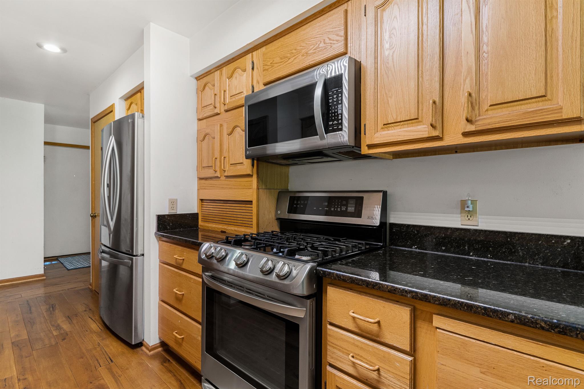 6161 Latson Court Howell, MI 48855 - Photo 9 of 60 Gallery Image 9