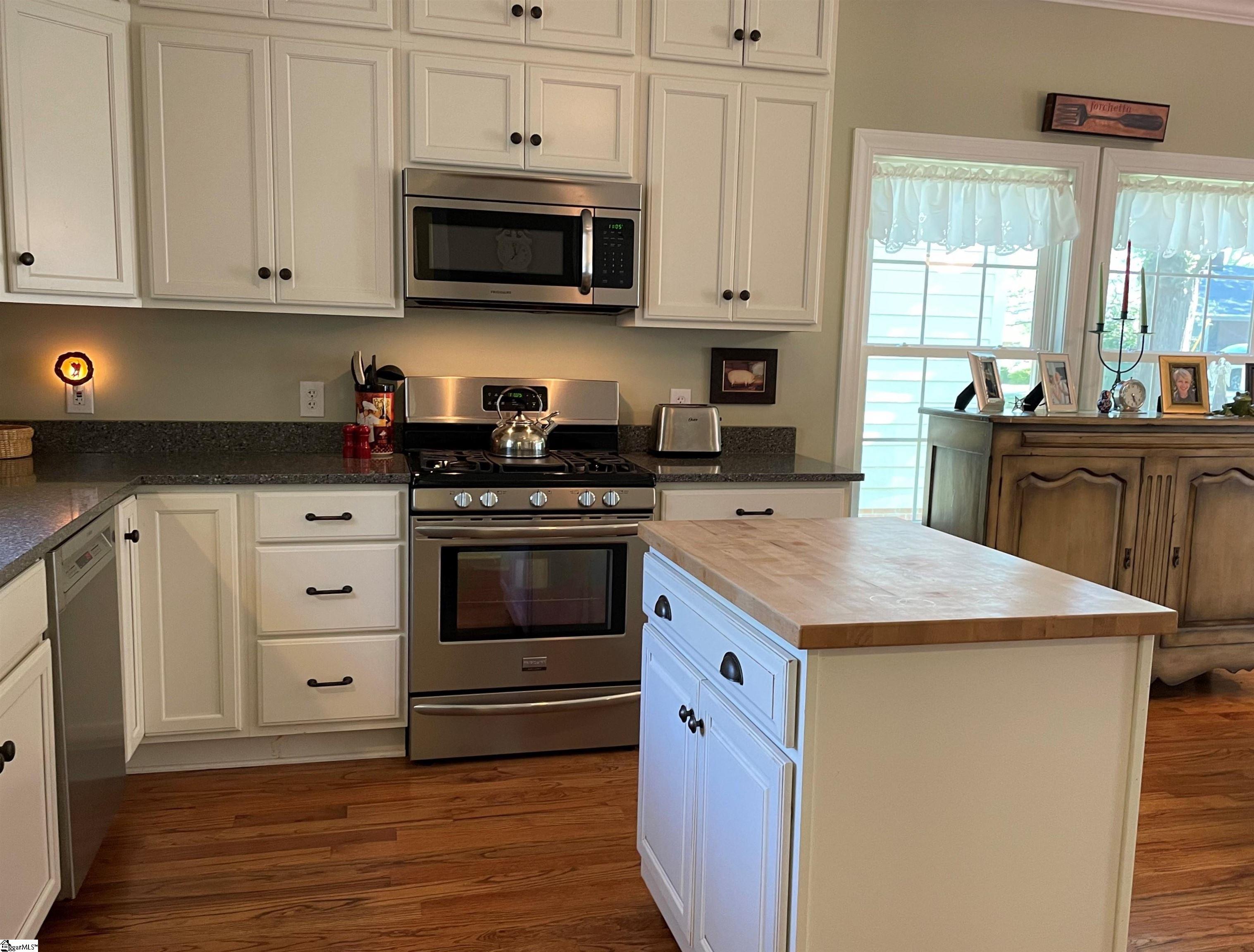 102 State Rd S-23-237 Fountain Inn, SC 29644 - Photo 8 of 28