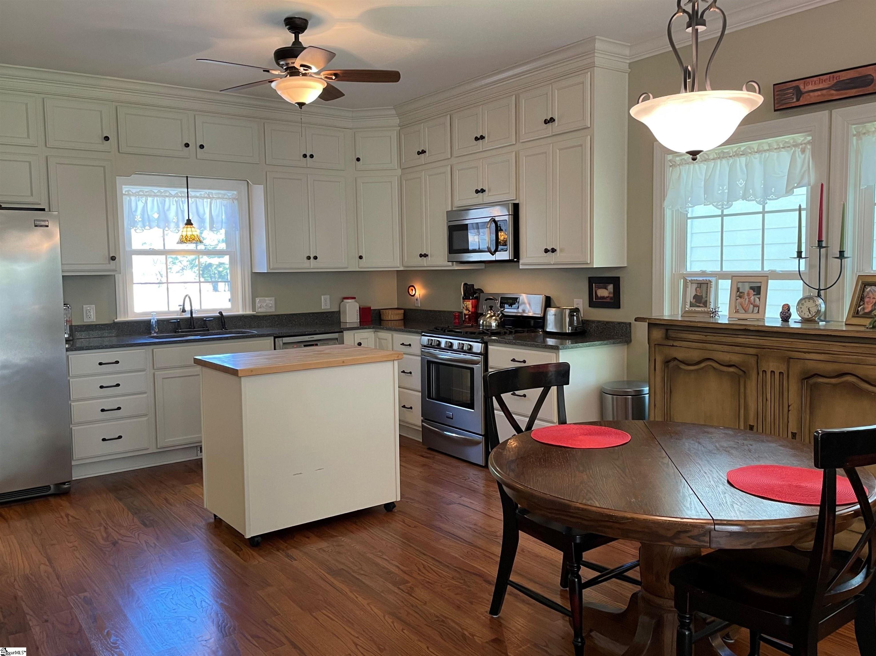 102 State Rd S-23-237 Fountain Inn, SC 29644 - Photo 9 of 28