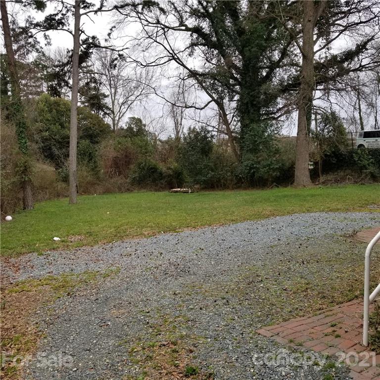 2128 North Sharon Amity Road Charlotte, NC 28212 - Photo 3 of 15 a view of a park