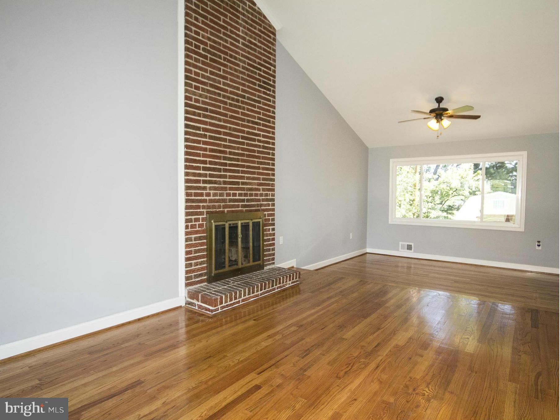 7124 Minna Road Baltimore, MD 21207 - Photo 1 of 30 Living Room