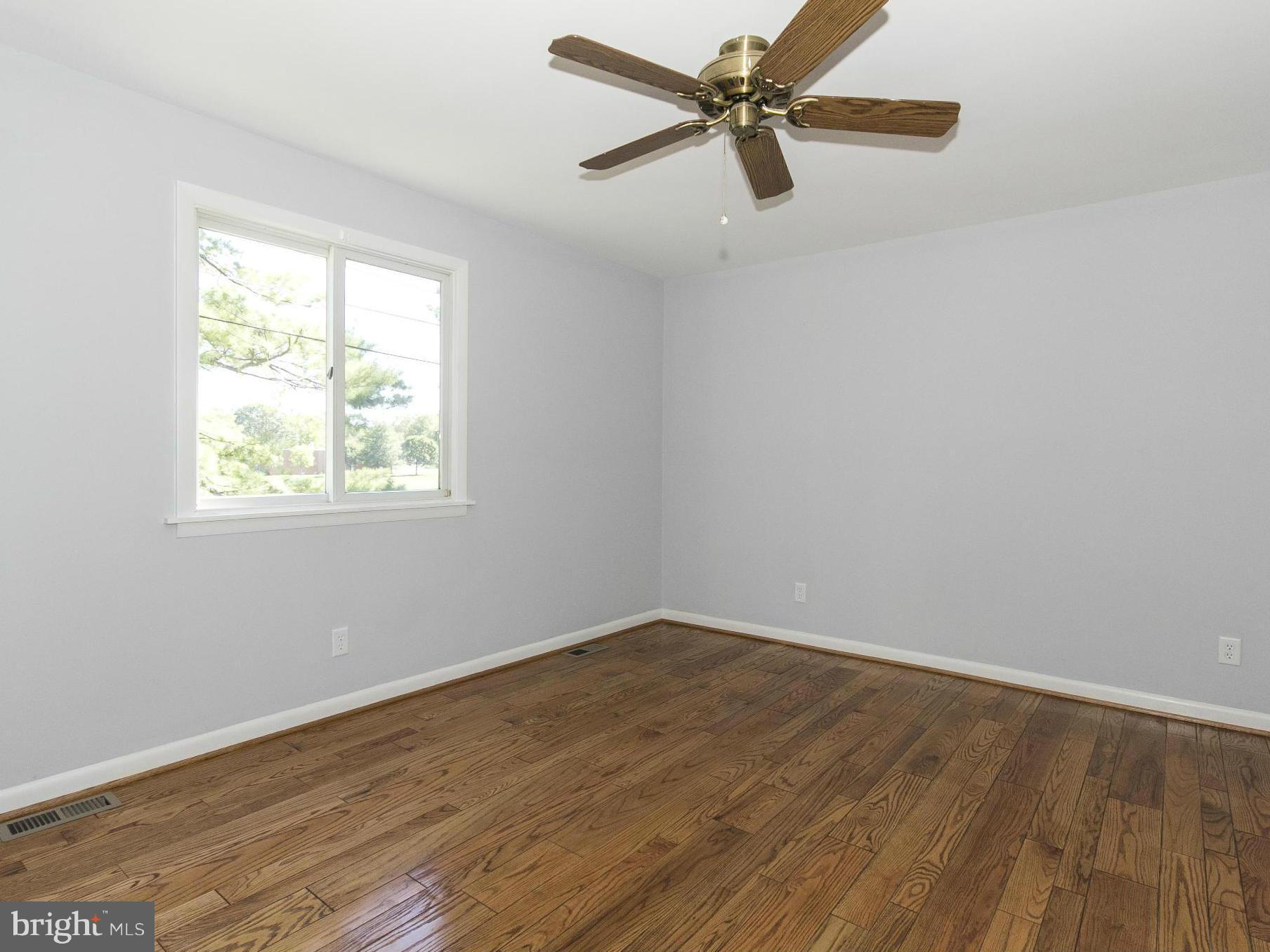 7124 Minna Road Baltimore, MD 21207 - Photo 15 of 30 Bedroom (Master)