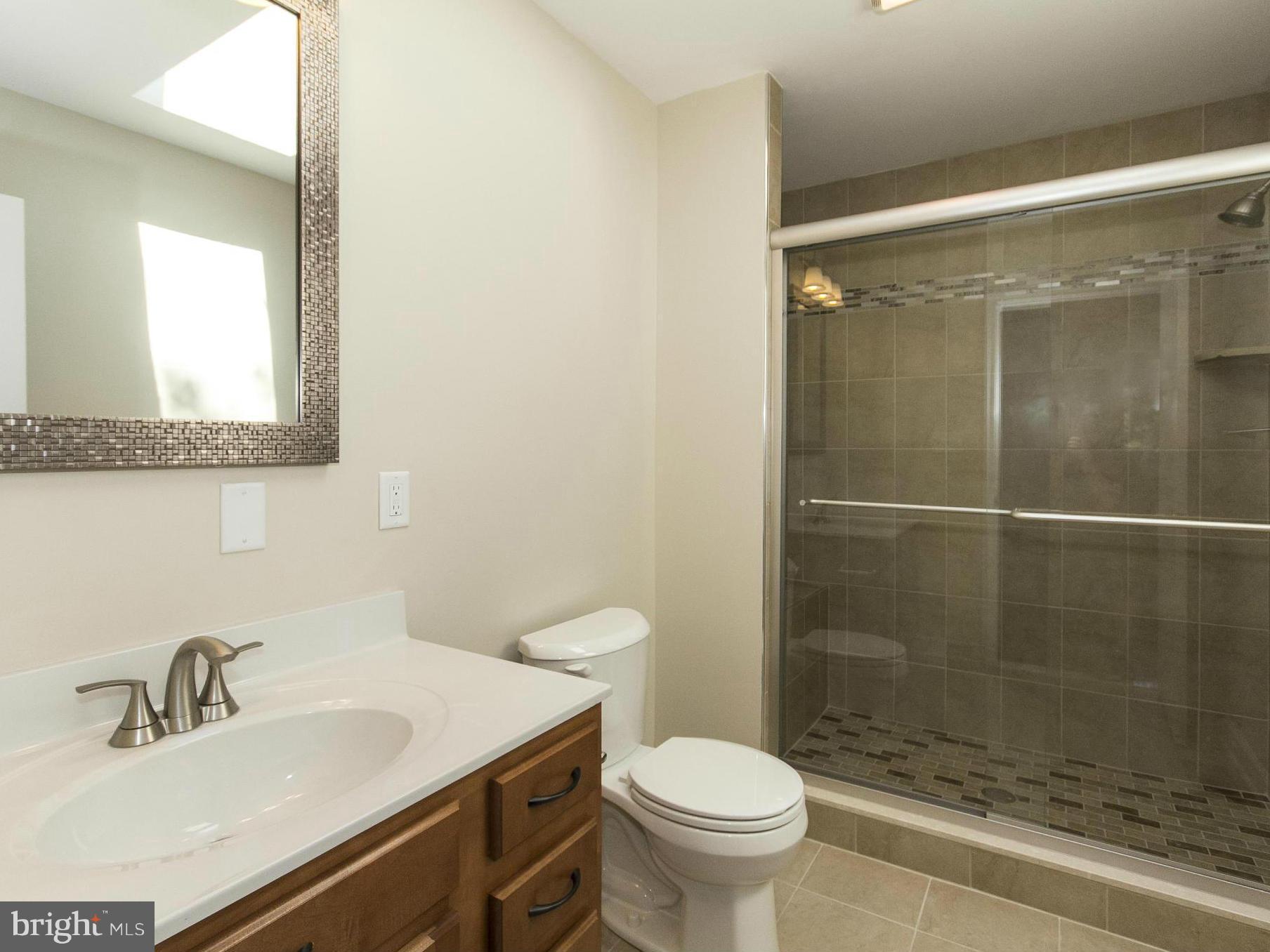 7124 Minna Road Baltimore, MD 21207 - Photo 17 of 30 Bath (Master)