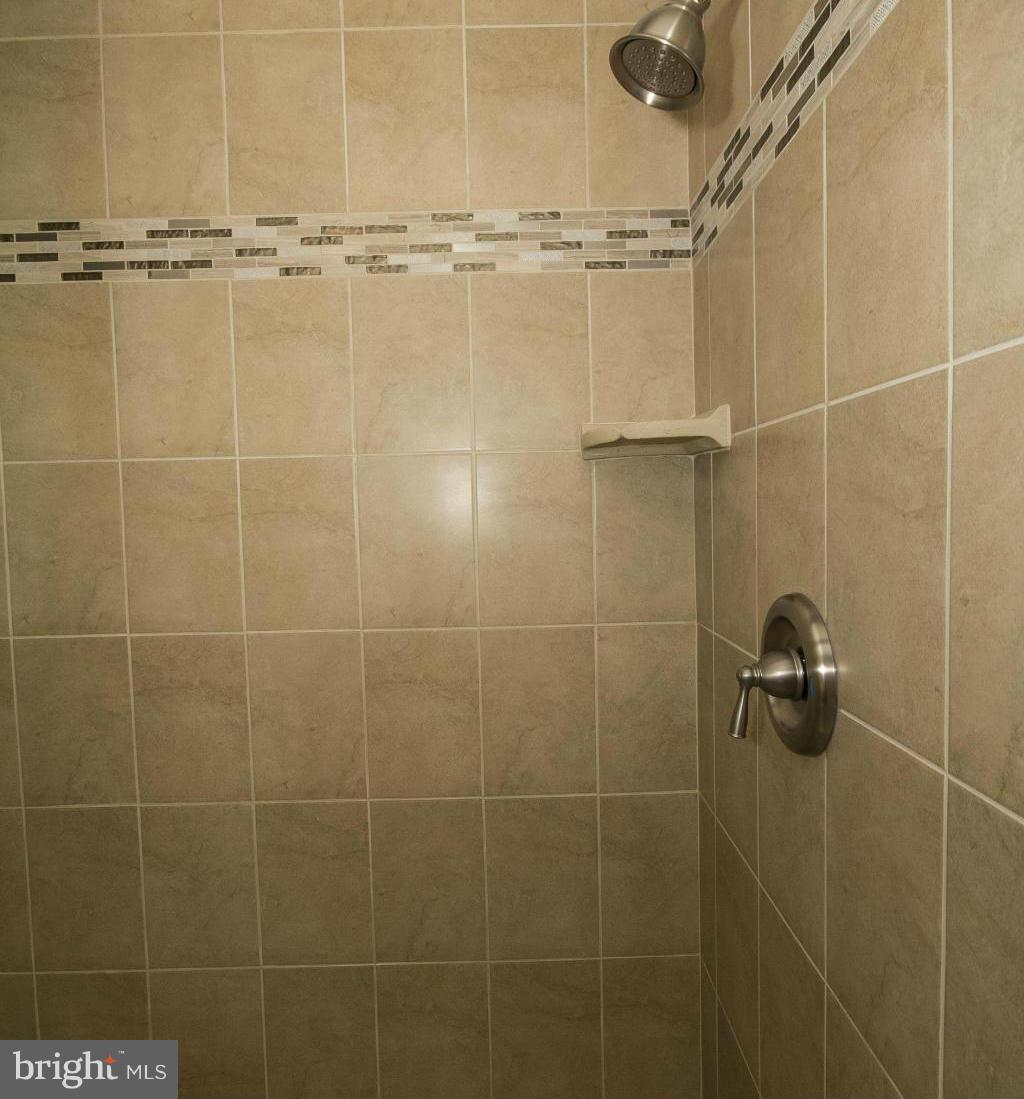 7124 Minna Road Baltimore, MD 21207 - Photo 18 of 30 Bath (Master)