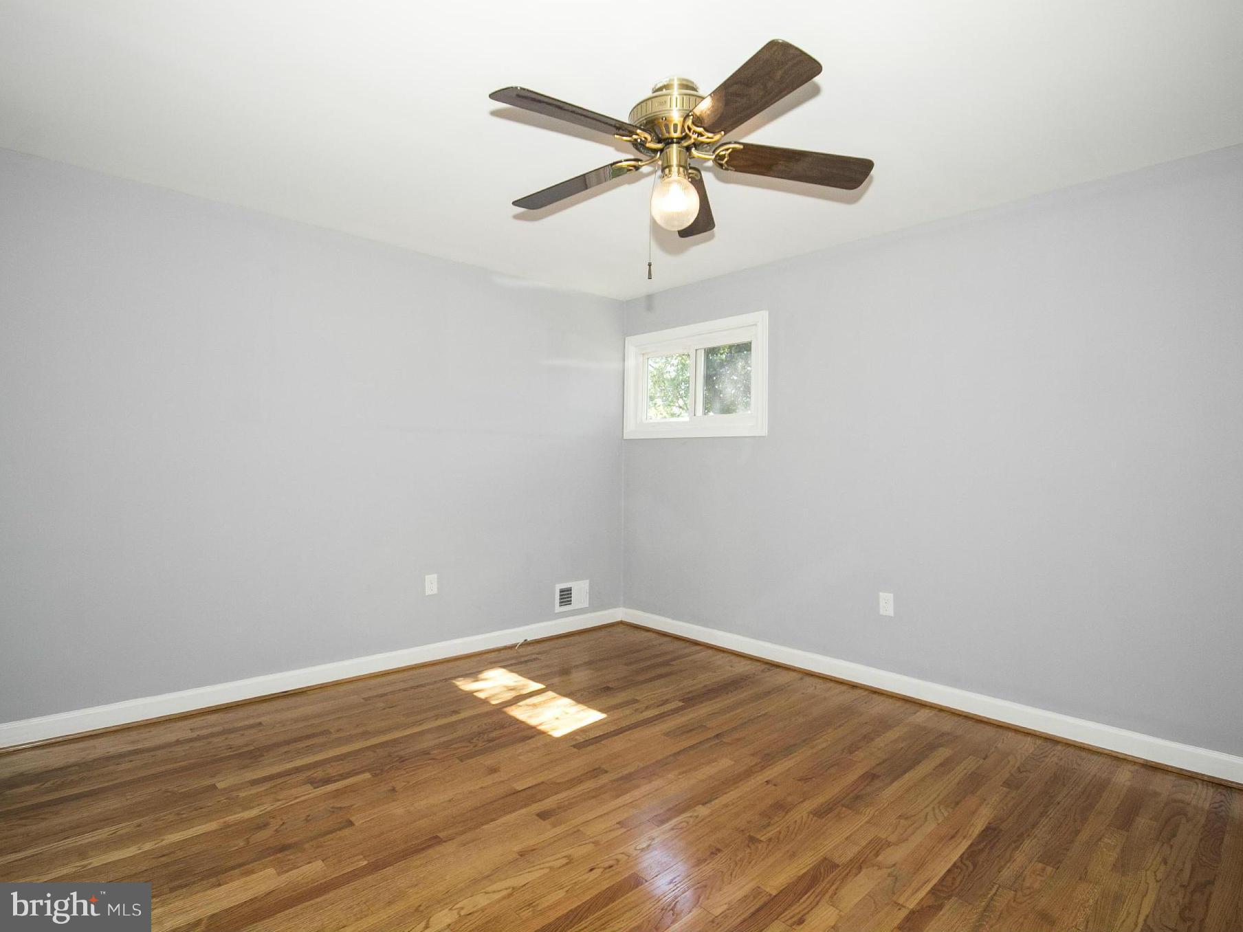 7124 Minna Road Baltimore, MD 21207 - Photo 21 of 30 Bedroom