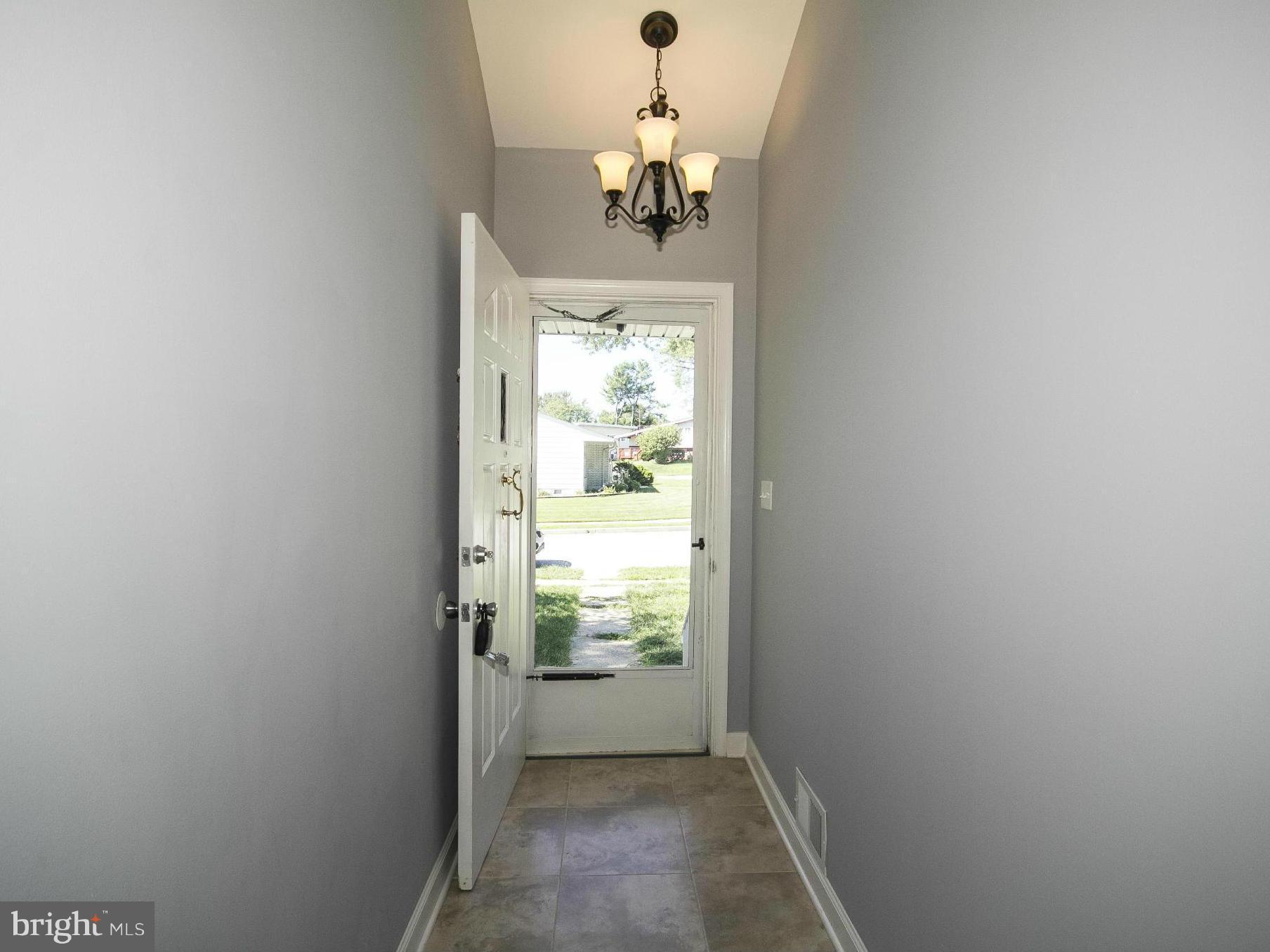 7124 Minna Road Baltimore, MD 21207 - Photo 5 of 30 Interior (General)