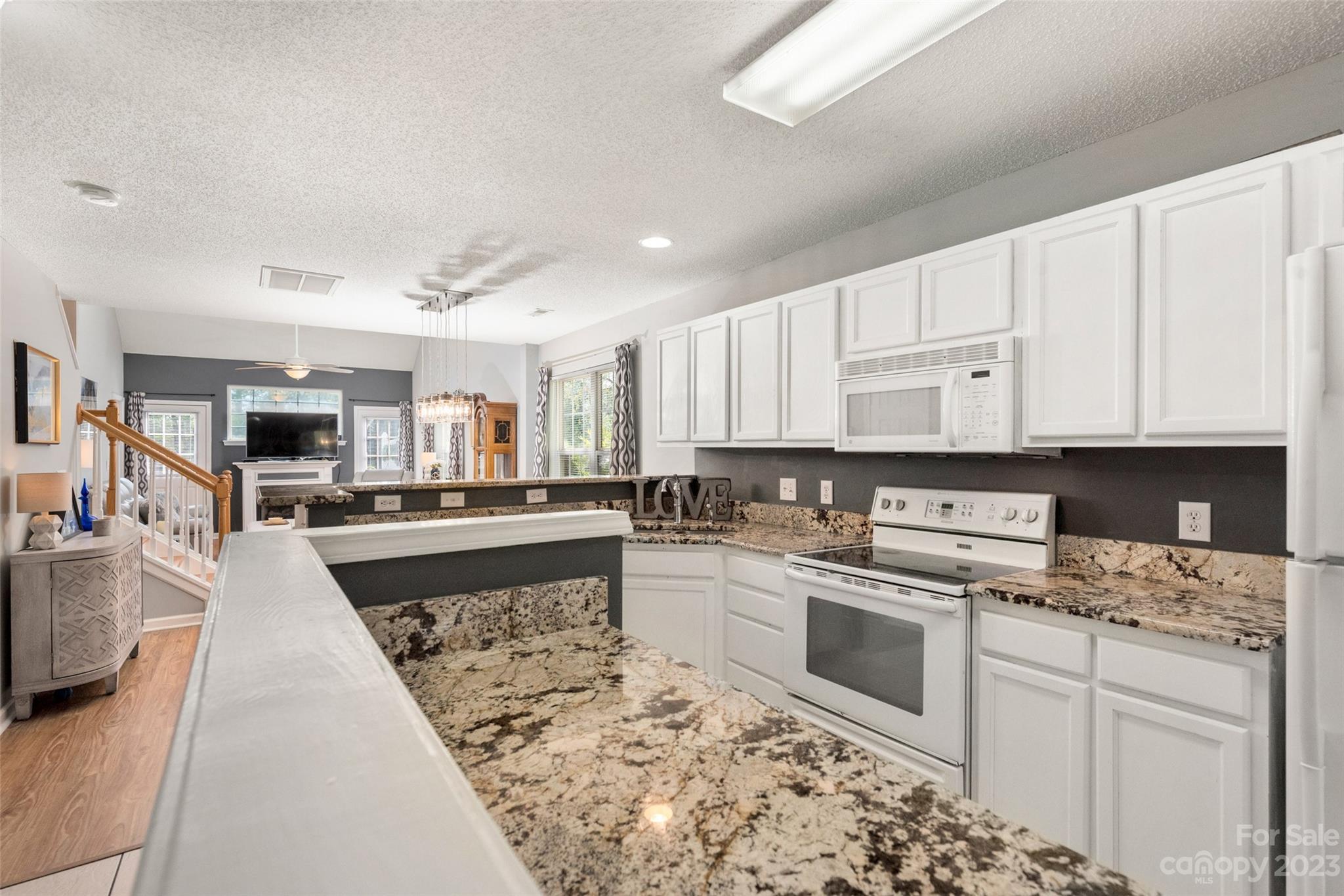 155 Arlington Downs Boulevard Matthews, NC 28104 - Photo 5 of 36