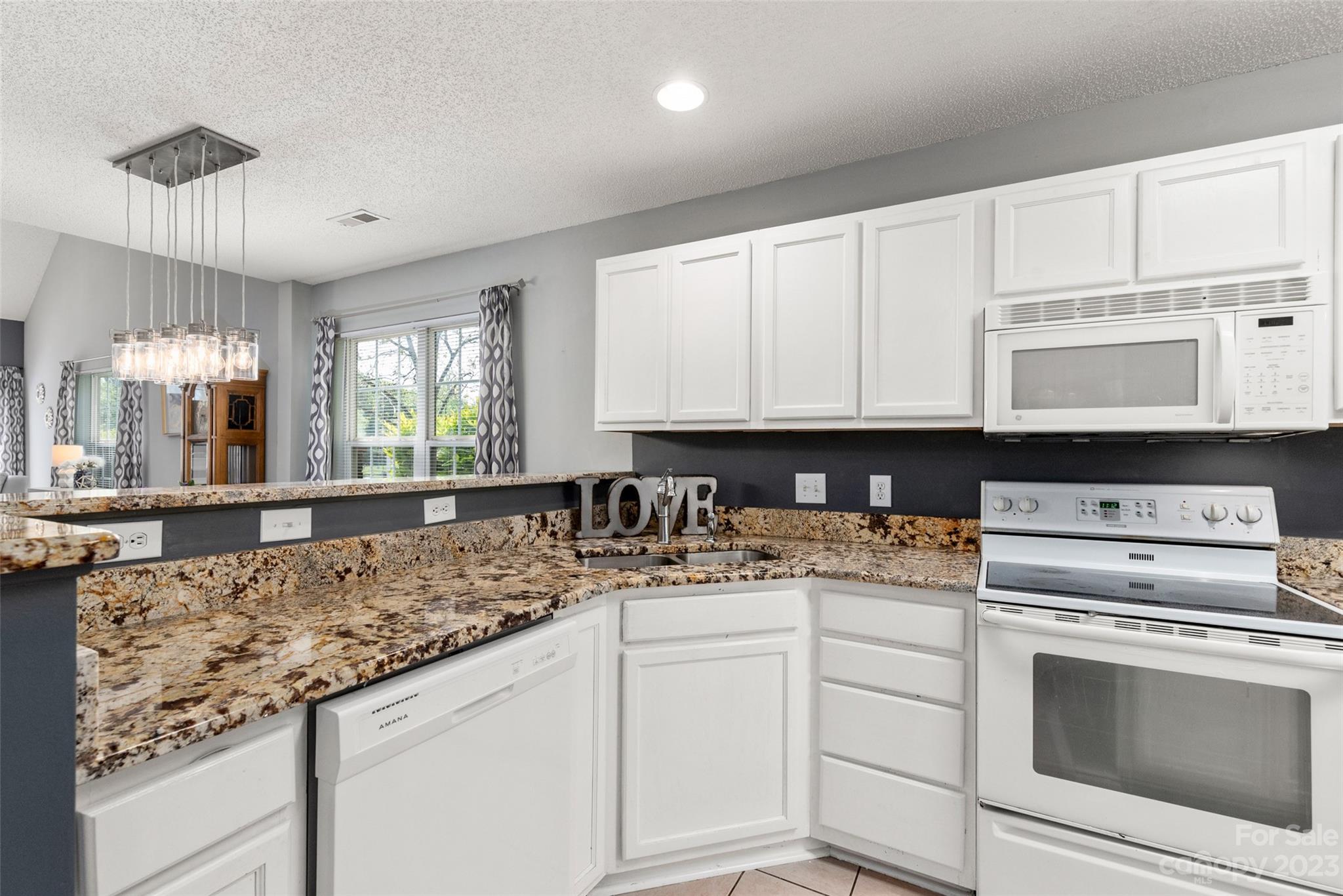 155 Arlington Downs Boulevard Matthews, NC 28104 - Photo 6 of 36