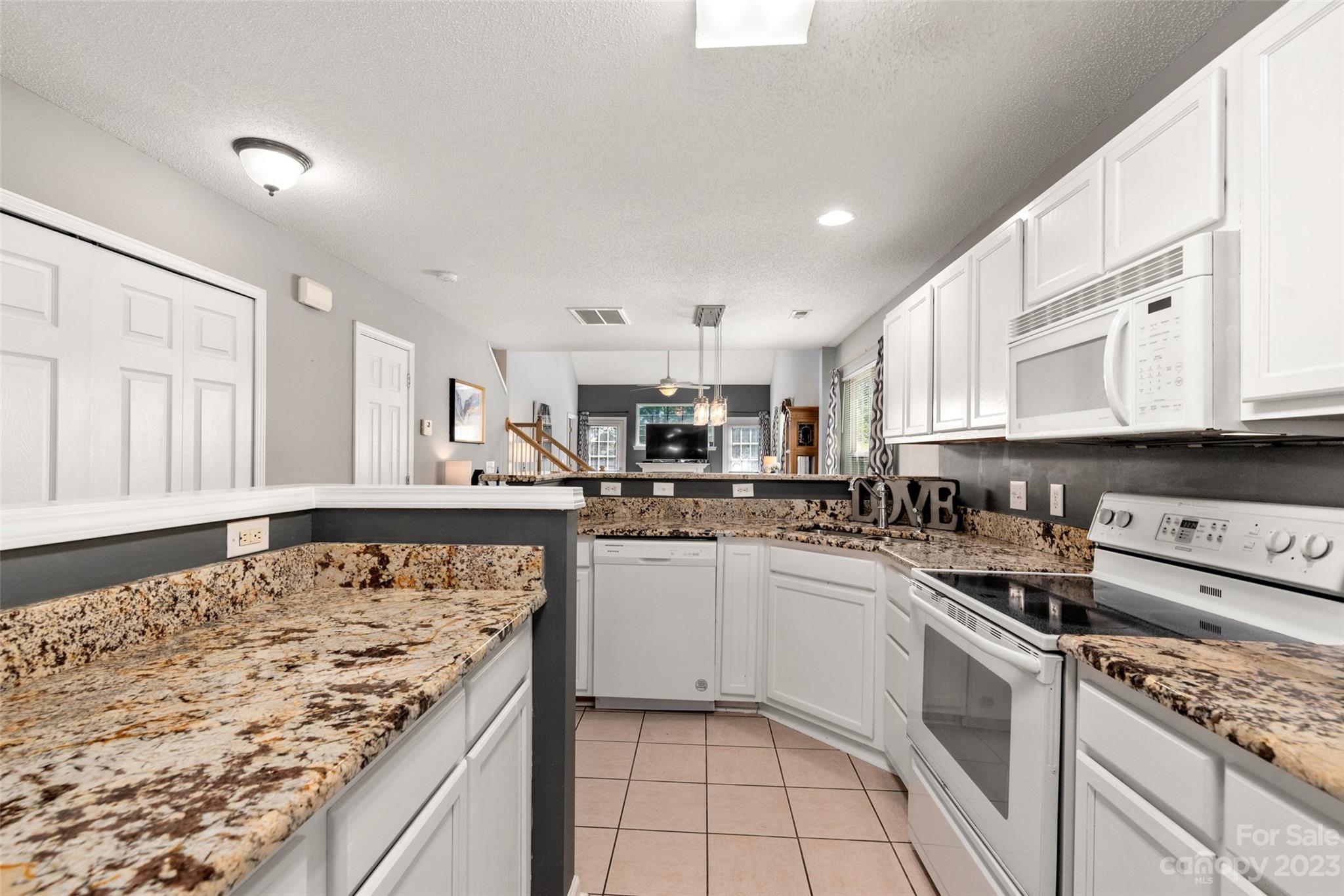 155 Arlington Downs Boulevard Matthews, NC 28104 - Photo 7 of 36