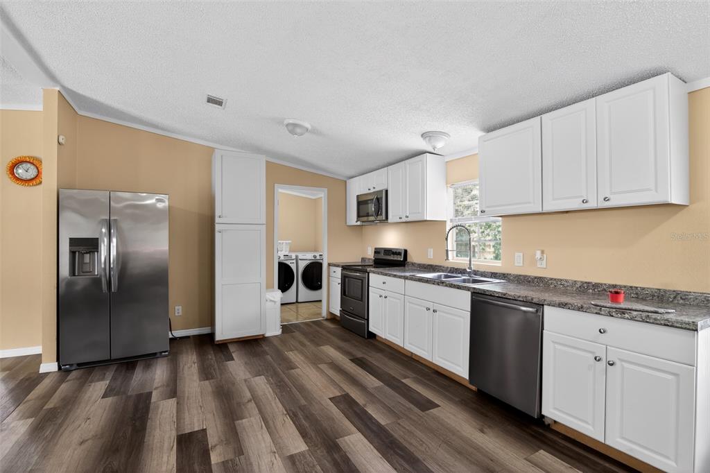 102 3rd Street Lady Lake, FL 32159 - Photo 12 of 30