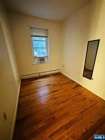 $2,000 | 739 Harrison Avenue, Harrison, NJ 07029