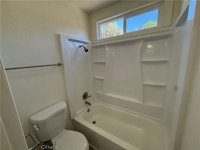 $2,400 | 5010 Brooks Street, Unit 2, Riverside, CA 92506