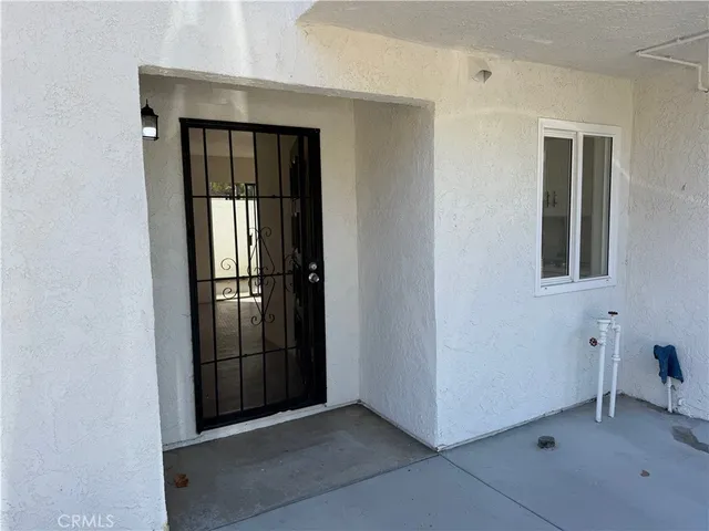 $2,400 | 5010 Brooks Street, Unit 2, Riverside, CA 92506