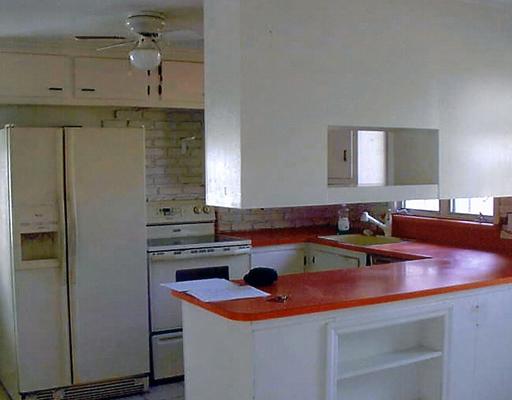 23 Leslie Road Warwick, RI 02888 - Photo 4 of 6 Kitchen.