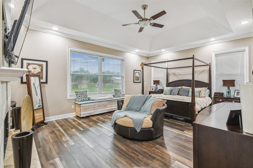 19315 Lake Pickett Road Orlando, FL 32820 - Photo 49 of 90 a living room with furniture and a window
