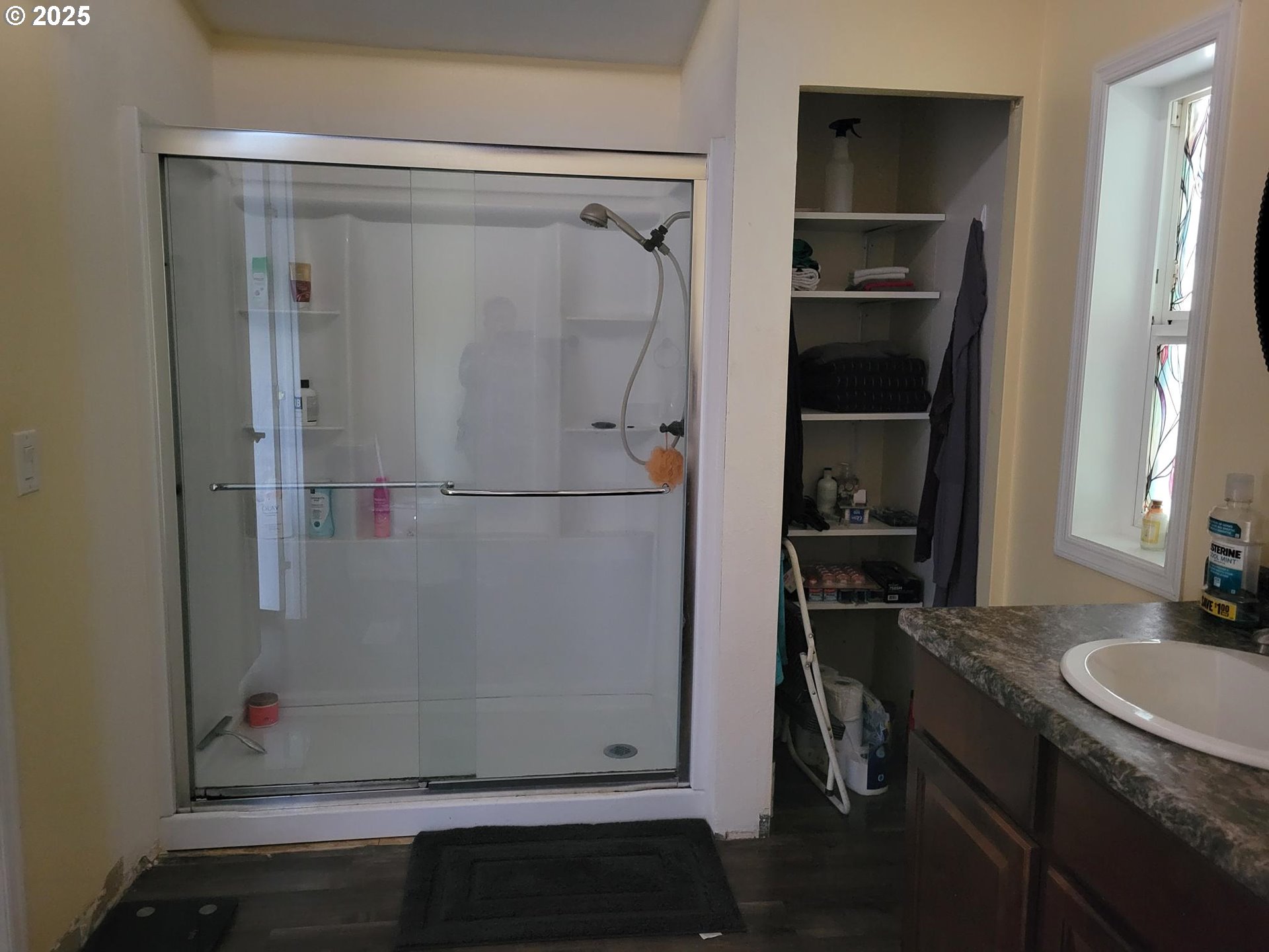 50551 Bark Way, Unit 47 Scappoose, OR 97056 - Photo 7 of 21 a bathroom with a shower and a sink