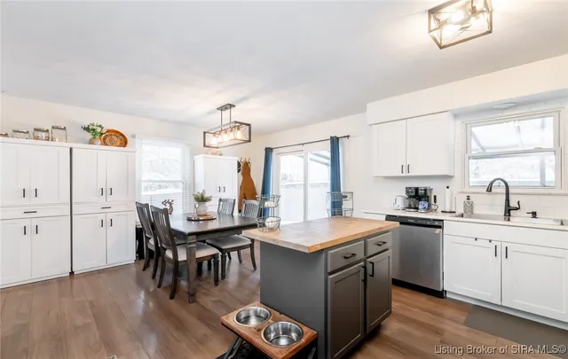 $339,900 | 2828 Andrea Drive, Floyds Knobs, IN 47119