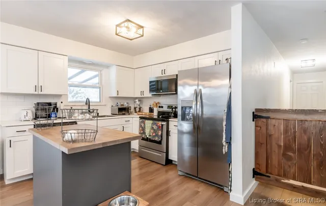 $339,900 | 2828 Andrea Drive, Floyds Knobs, IN 47119