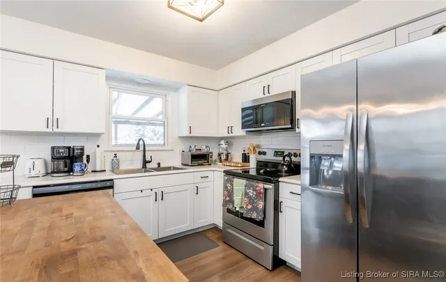 $339,900 | 2828 Andrea Drive, Floyds Knobs, IN 47119