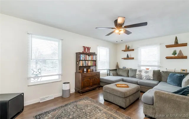 $339,900 | 2828 Andrea Drive, Floyds Knobs, IN 47119