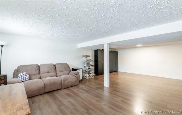 $339,900 | 2828 Andrea Drive, Floyds Knobs, IN 47119