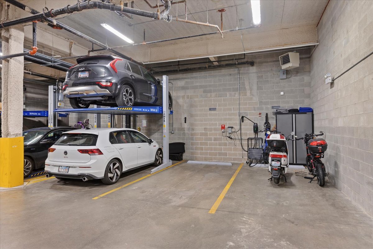 2773 North Hampden Court, Unit PH03 Chicago, IL 60614 - Photo 35 of 37 a car parked in garage