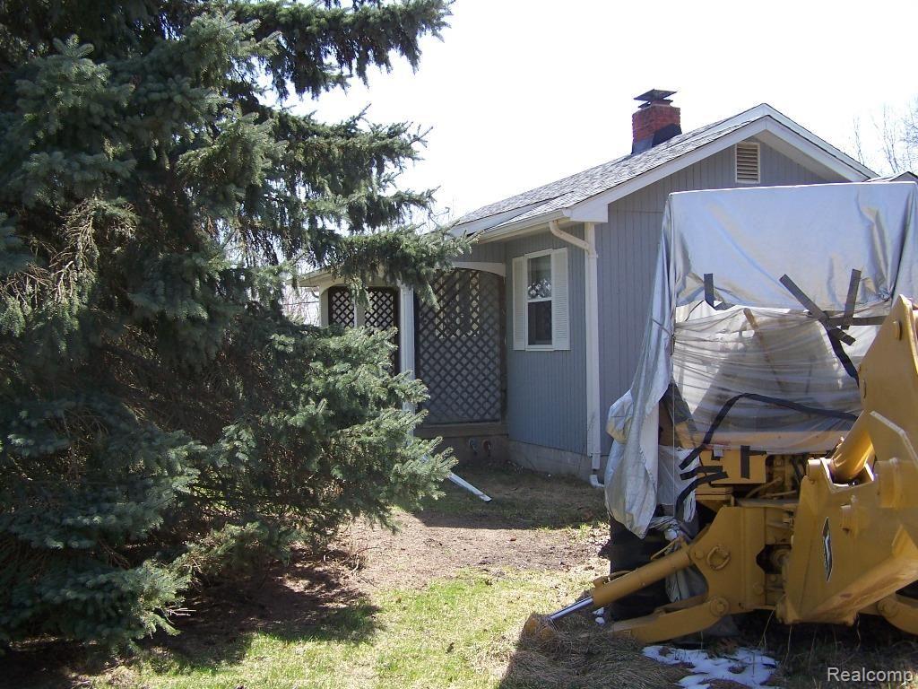 12330 Dunham Road Hartland, MI 48353 - Photo 7 of 7 12330 Dunham 7.jpg