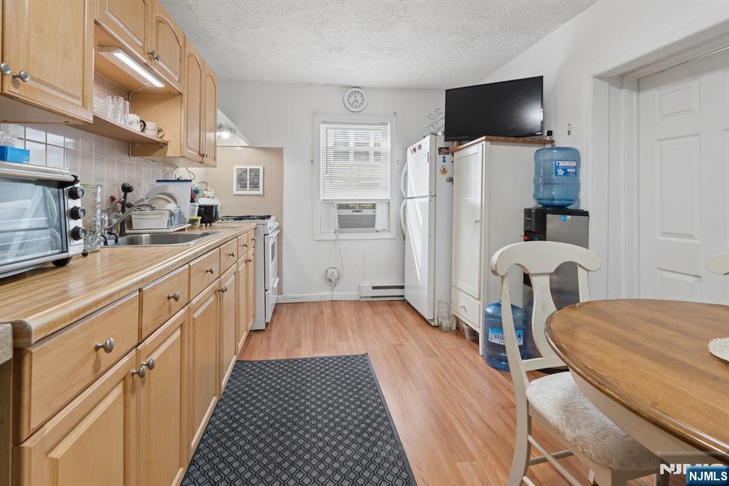 61 Union Street Lodi, NJ 07644 - Photo 3 of 8