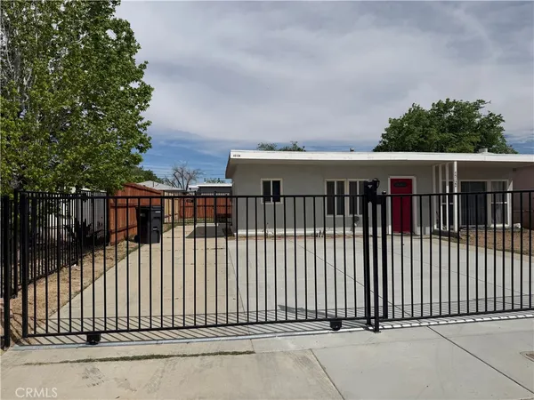 $1,900 | 45124 Redwood Avenue, Lancaster, CA 93534