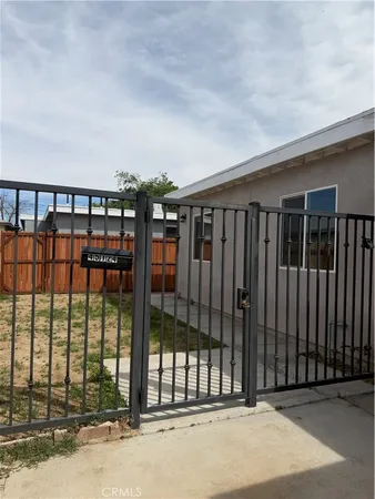 $1,900 | 45124 Redwood Avenue, Lancaster, CA 93534