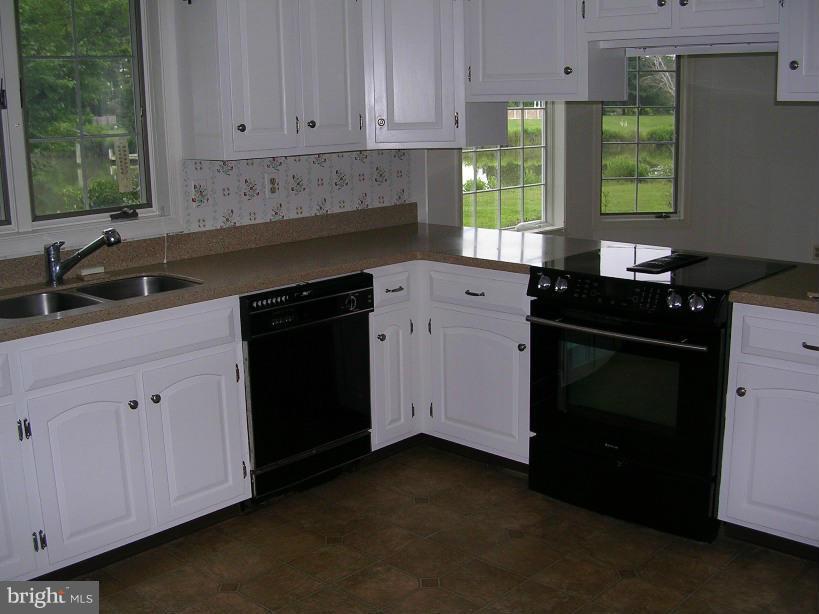 4659 Bachelors Point Road Oxford, MD 21654 - Photo 27 of 30 Kitchen