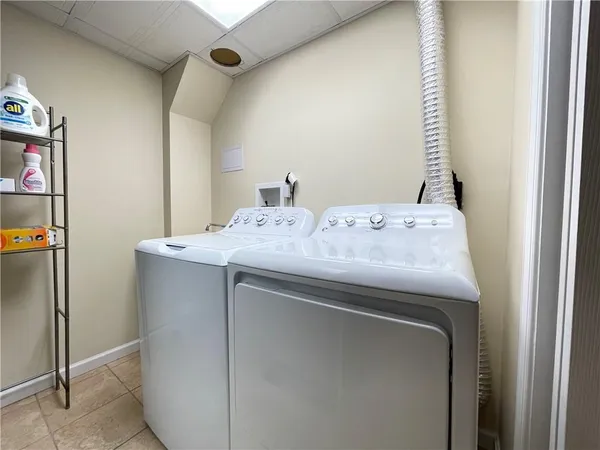 $284,900 | 1368 Meadowbrook Drive, Canonsburg, PA 15317