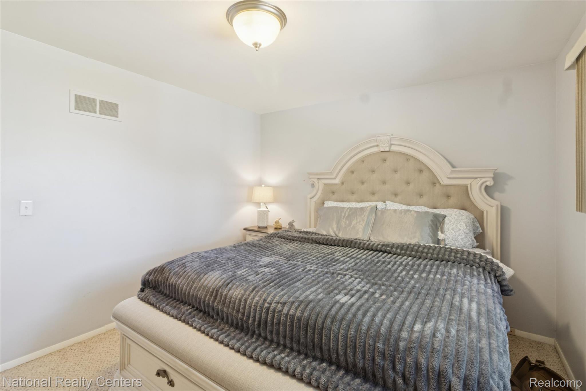 44768 Hanford Road Canton, MI 48187 - Photo 19 of 36 Carpeted bedroom featuring baseboards