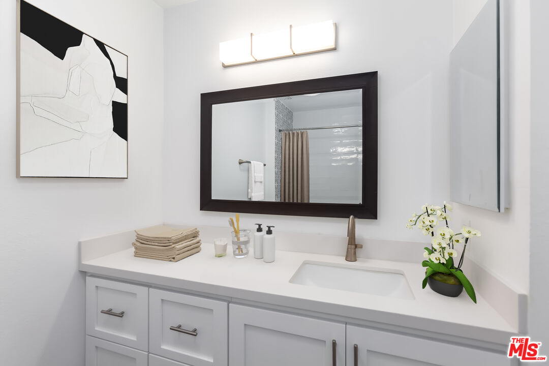 4273 Las Virgenes Road, Unit 6 Calabasas, CA 91302 - Photo 17 of 27 Gallery Image 17