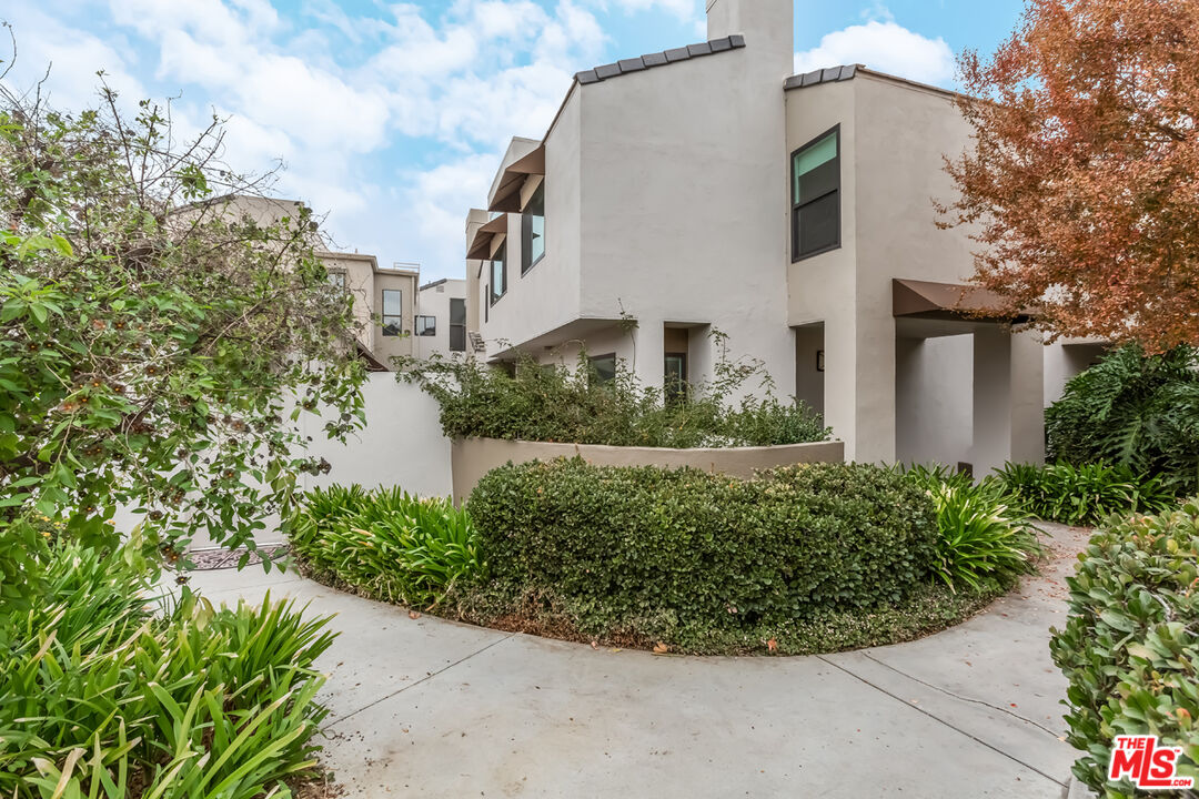 4273 Las Virgenes Road, Unit 6 Calabasas, CA 91302 - Photo 26 of 27 Gallery Image 26