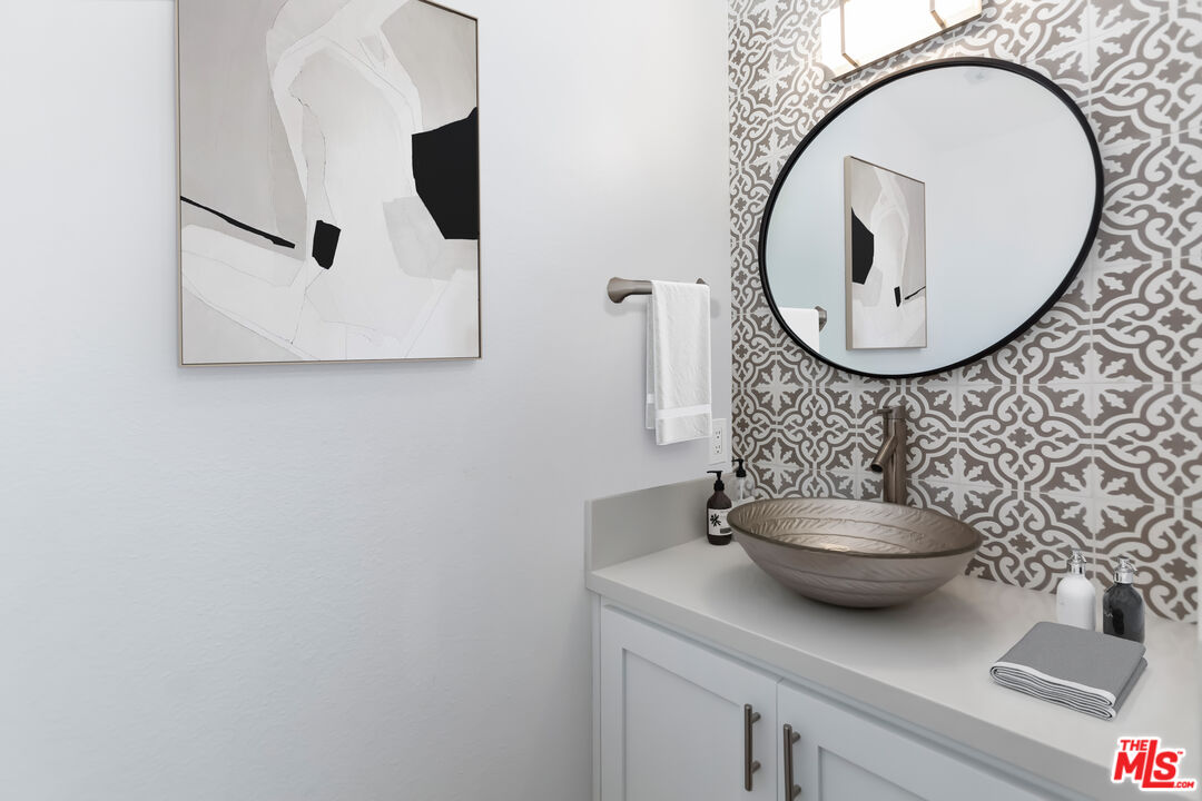 4273 Las Virgenes Road, Unit 6 Calabasas, CA 91302 - Photo 9 of 27 Gallery Image 9