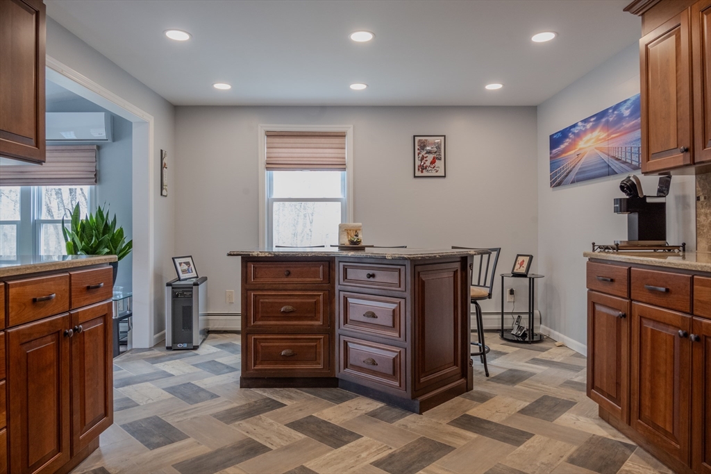 336 Paper Mill Road Westfield, MA 01085 - Photo 9 of 42