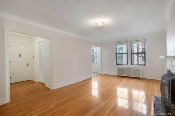 $2,795 | 250 Martine Avenue, Unit 4E, White Plains, NY 10601