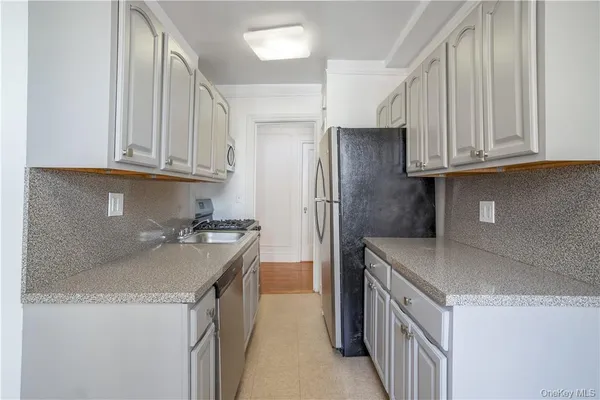 $2,795 | 250 Martine Avenue, Unit 4E, White Plains, NY 10601
