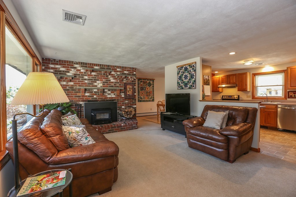 5 Temi Road Hudson, MA 01749 - Photo 2 of 23