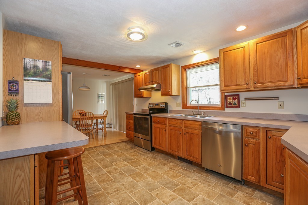 5 Temi Road Hudson, MA 01749 - Photo 6 of 23