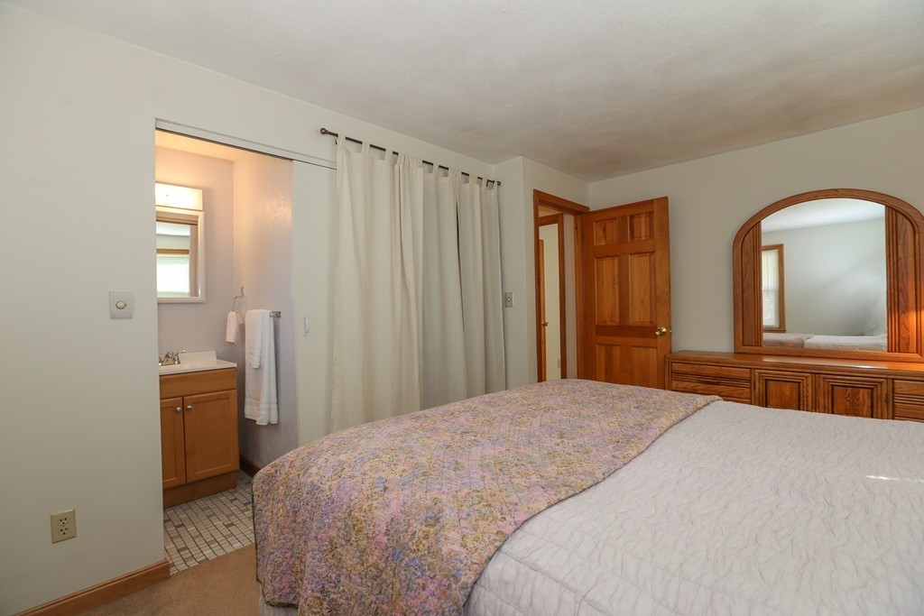 5 Temi Road Hudson, MA 01749 - Photo 10 of 23